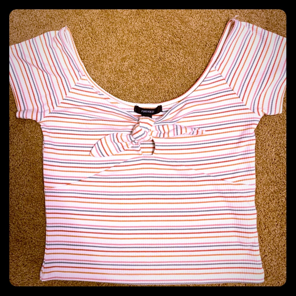 Multicolored crop top with a tie in front